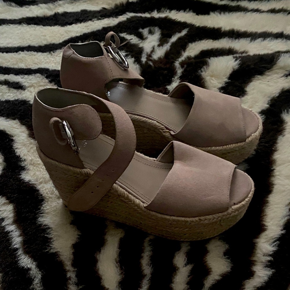 Marc fisher  Taupe Espadrille Wedge Sandals with Ankle Strap🍒🍒